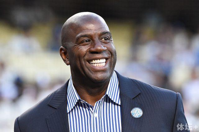 弗格35分辽宁胜山东 贺希宁16分深圳负四川